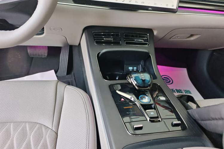 Used BYD Han 2025 DM-i Intelligent Driving Edition 125KM LiDAR Flagship Model