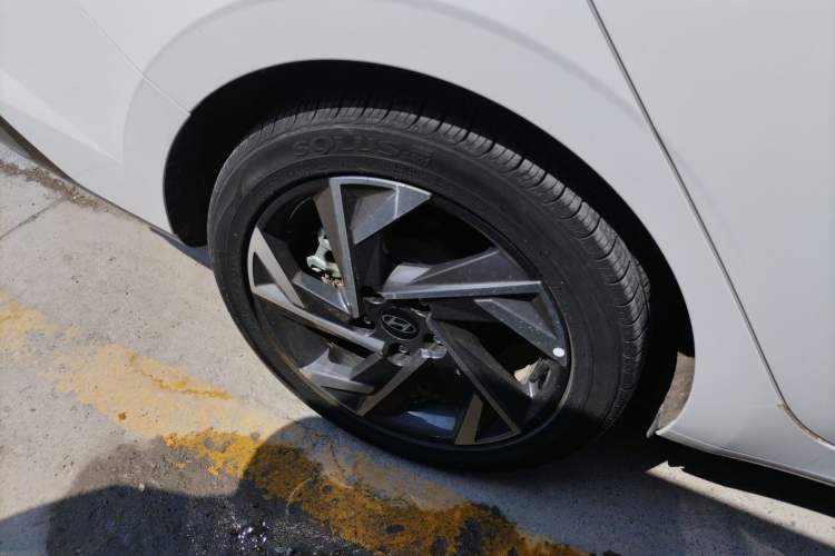 Used Hyundai Elantra 2023 1.5L CVT GLX Elite Edition Right Rear Wheel Hub