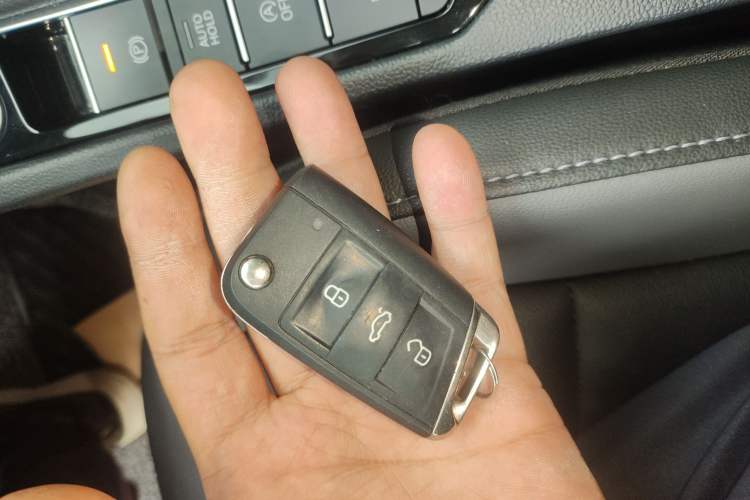 Used Volkswagen Sagitar 2022 280TSI DSG Flyover Edition Vehicle Key