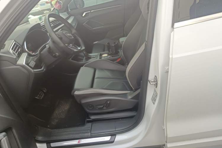 Used Audi Q3 2024 35 TFSI Fashion Dynamic Edition
