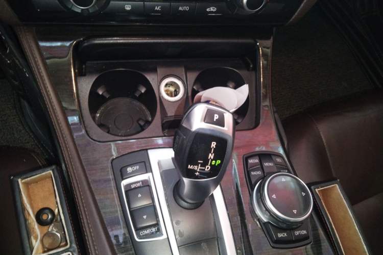 Used BMW 5 Series 2014 525Li Luxury Design Package
