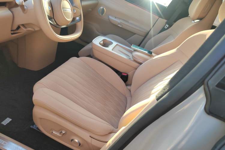 Used EXEED Star Era ET 2025 Extended-Range 240 Max All-Wheel Drive Urban Advanced Driver Assistance
