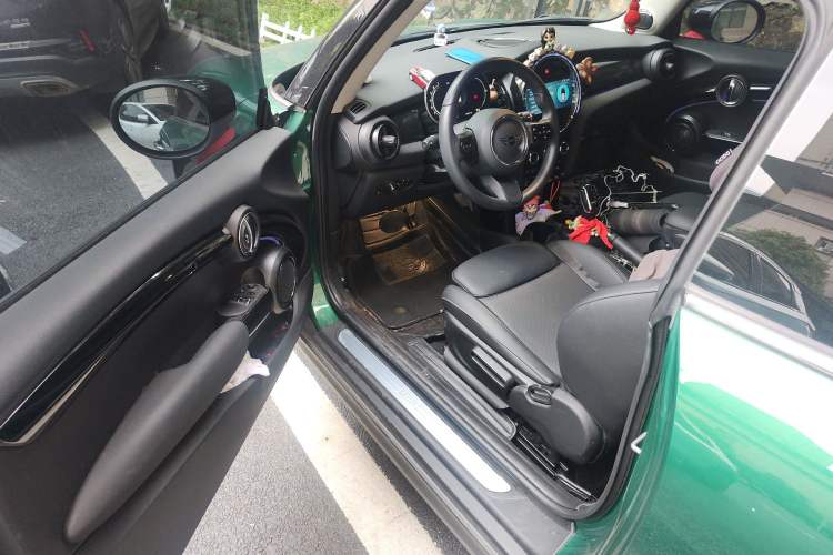 Used MINI 2023 1.5T COOPER Artist Driver Seat