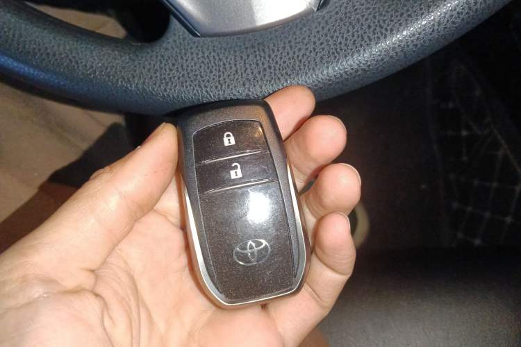 Used Toyota RAV4 2016 2.0L CVT Two-Wheel Drive Fashion Edition China V Standard