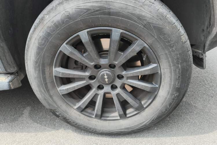 Used Formula Leopard 5 2023 Explore Edition
