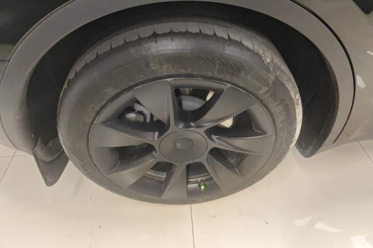 Used Tesla Model Y 2023 Rear-Wheel-Drive Version
