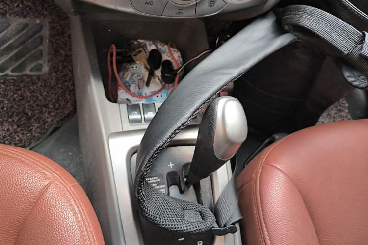 Used Chevrolet Sail 2013 Sedan 1.4L AMT Enjoy Edition Gear Lever