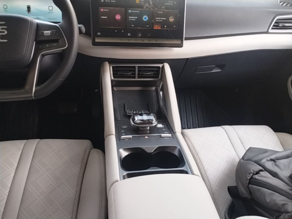 BYD Yuan UP 2024 401KM Leading Edition — снимка 16