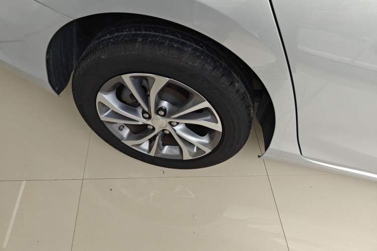 Used Buick Verano 2023 Pro Le Yi Edition Right Rear Wheel Hub