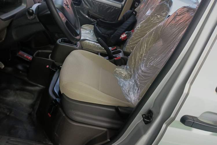 Used Wuling Rongguang S 2023 1.5L Base Version 5/7 Seats
