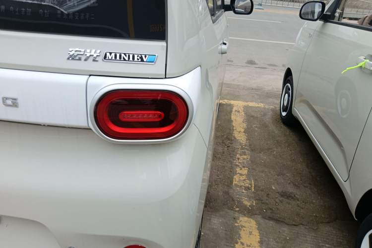 Used Wuling Hongguang MINIEV 2024 3rd Generation 215km Youth Edition Right Rear Taillight