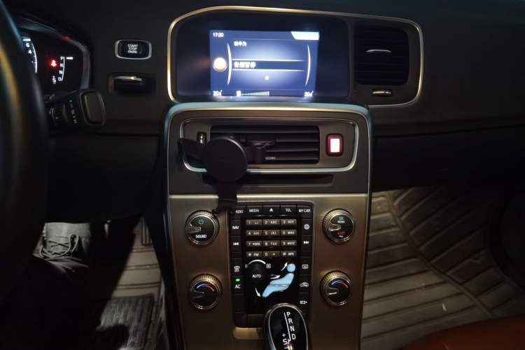 Used Volvo S60 2018 S60L T3 Smart Upgrade Edition Audio And AC Panel