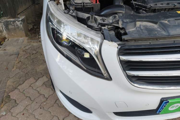 Used Mercedes-Benz V-Class 2018 V 260 Avantgarde Edition China V Right Front Headlight