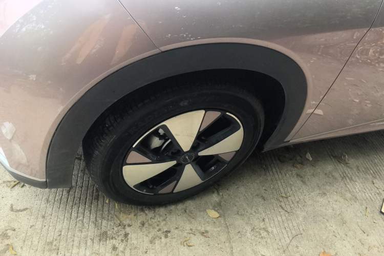Used BYD Dolphin 2023 420 km Free Version Left Front Wheel Hub