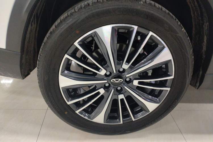 Used Chery Tiggo 8 PRO 2024 Champion Edition 390T Two-Wheel Drive Peak Version 5 Seats