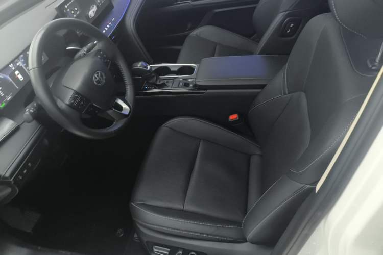 Used Toyota Camry 2024 Dual-Motor 2.0 HG Premium Edition