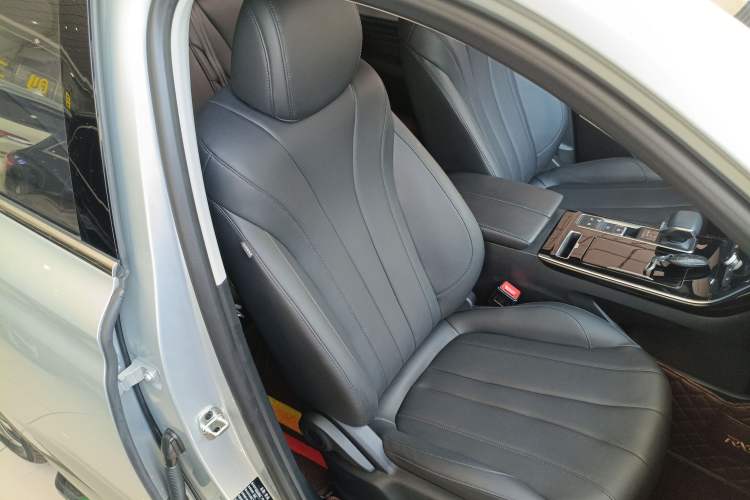 Used Roewe RX5 MAX 2019 400TGI Automatic 4G Connect Luxury Edition Right Front Seat