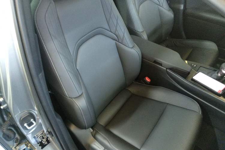 Used Lexus UX 2022 260h Explore-Edition