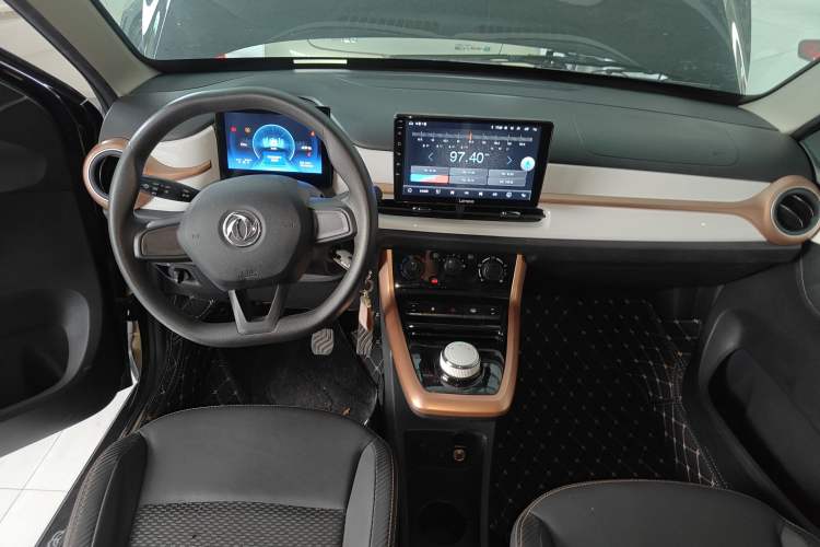 Used Dongfeng NAMMI BOX 2022 Revised Light Wind Edition 201 km Standard Version
