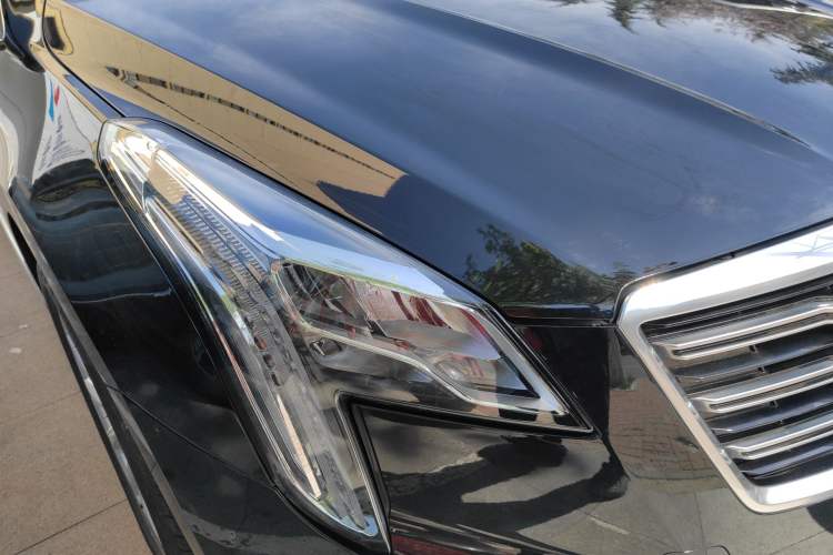 Used Cadillac XTS 2018 28T Tech Edition Right Front Headlight