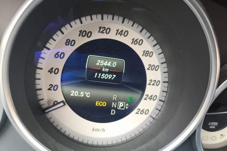 Used Mercedes-Benz E-Class 2015 E 260 L Sport Edition Odometer Close Up