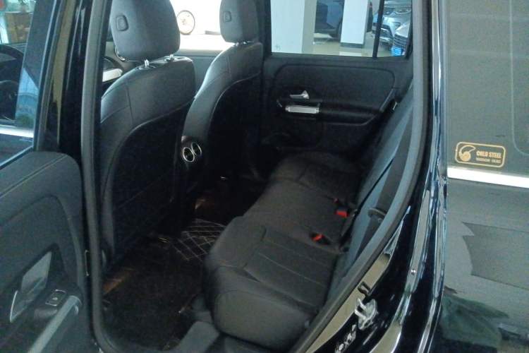 Used Mercedes-Benz GLB 2023 GLB 220 Sport Edition Left Rear Seat