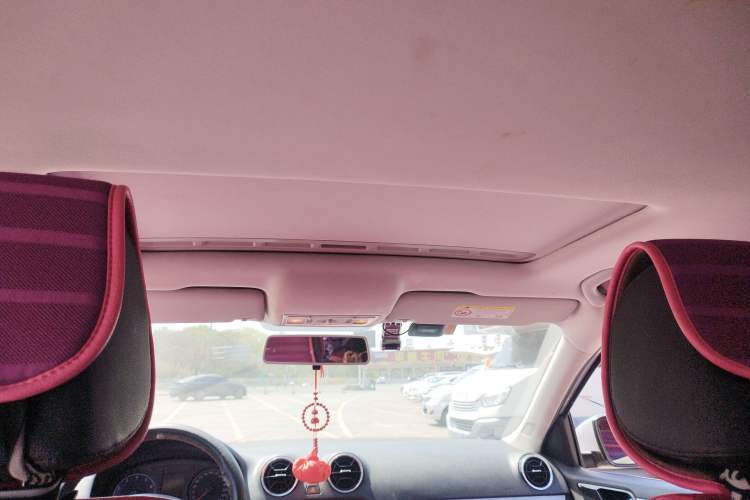 Used Volkswagen Jetta 2019 Dream Edition 1.4L Manual Comfort Version Headliner