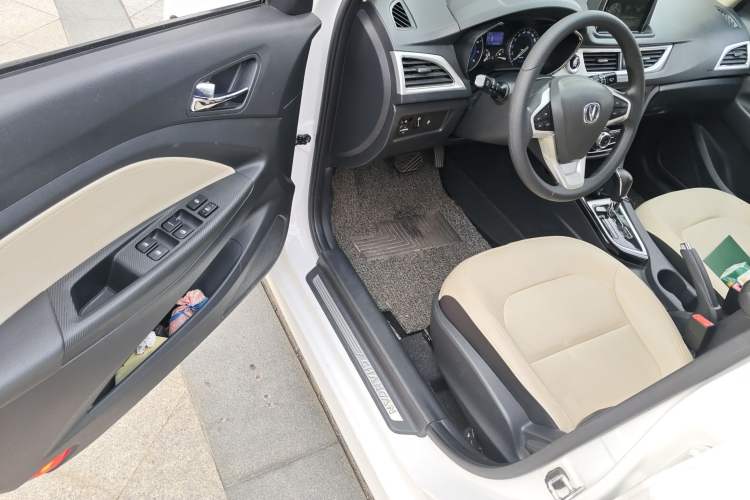 Used CHANGAN Alsvin V7 2015 1.6L Automatic Enjoyment Model China IV Standard
