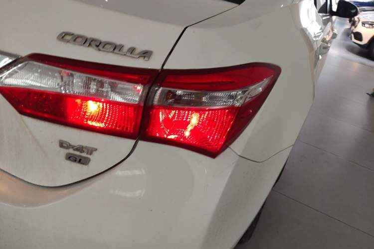 Used Toyota Corolla 2017 1.2T CVT GL Exterior 3