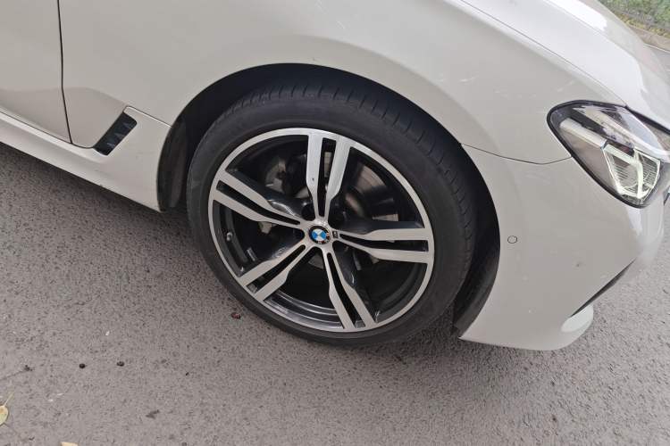 Used BMW 6 Series GT 2021 Restyled 630i M Sport Package Right Front Wheel Hub