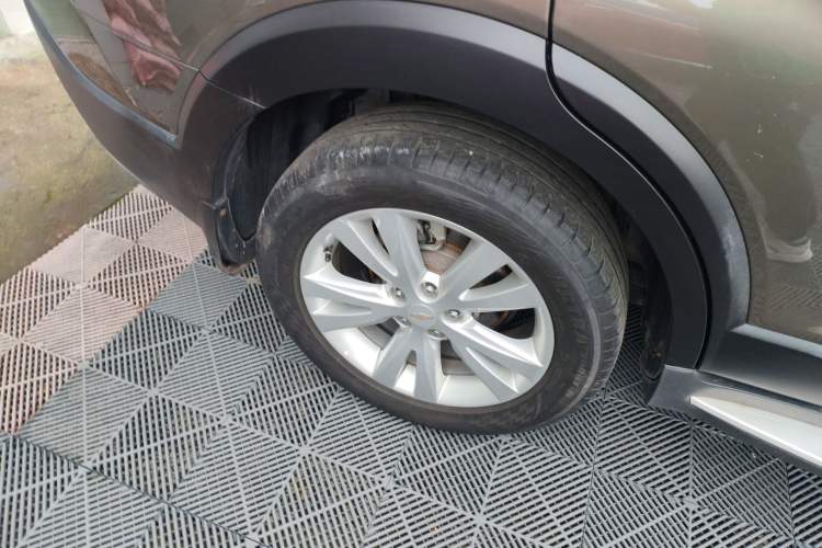 Used Chevrolet Captiva 2015 2.4L 4x4 Flagship Edition 7-Seater