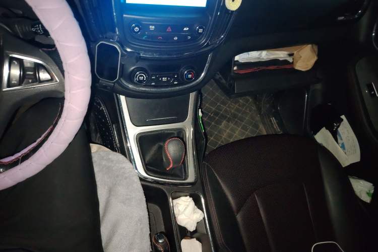 Used Baojun 560 2015 1.8L manual luxury version