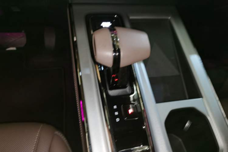 Used GAC Trumpchi GS4 2024 MAX 1.5T Flagship Edition Gear Lever