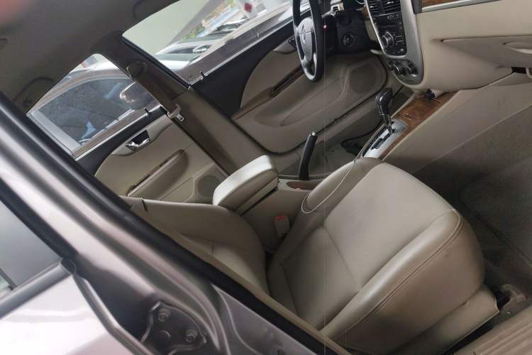 Used Buick Excelle 2015 1.5L Automatic Classic Model

