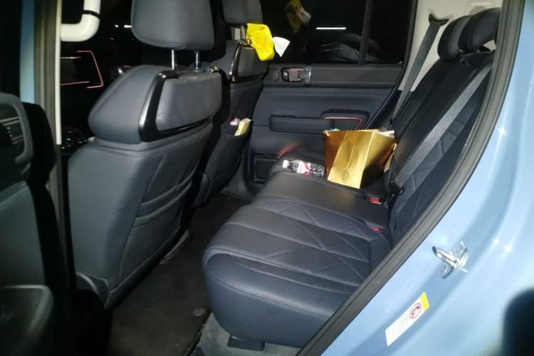 Used Formula Leopard 5 2023 Explore Edition Left Rear Seat