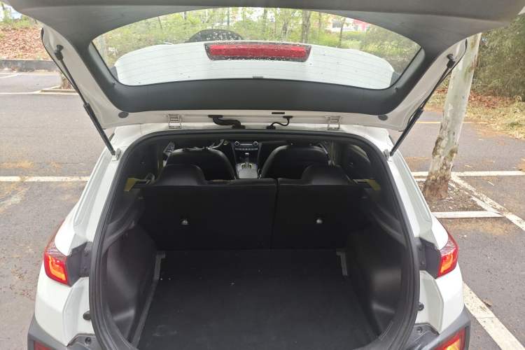 Used Hyundai ENCINO 2018 1.6T Dual-Clutch ZhiPao Edition China V Standard Trunk