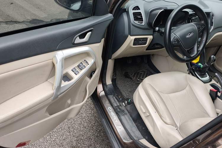 Used Chery Tiggo 5 2014 2.0L Manual - Family Deluxe Edition Driver Seat