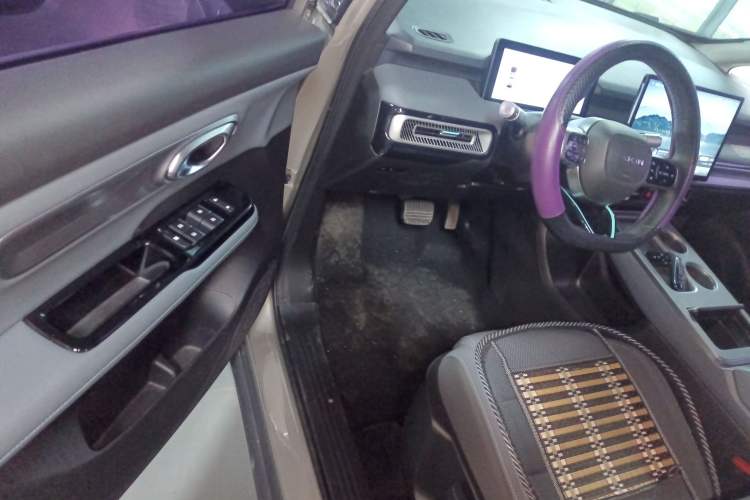 Used AION Y 2023 Plus 610 Enjoy Edition Driver Seat