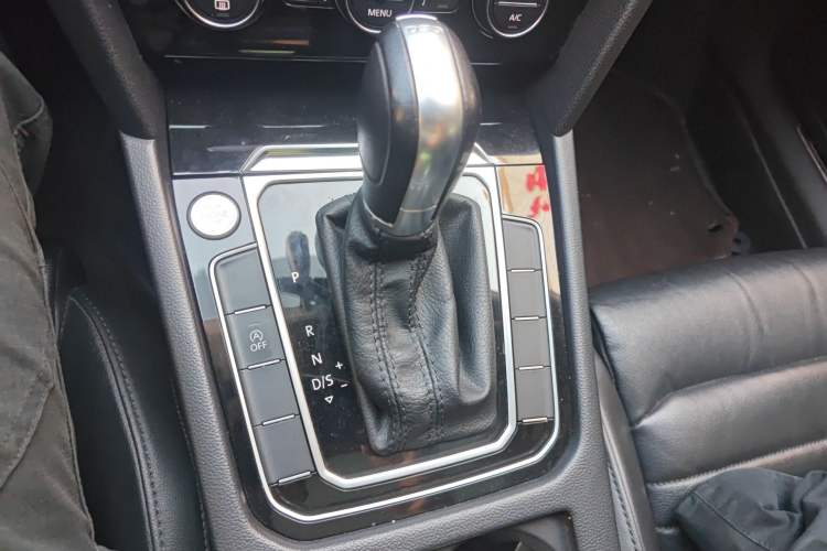 Used Volkswagen Magotan 2018 Facelift 330TSI DSG Luxury Model Gear Lever