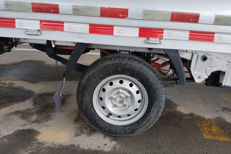 Used Foton Xiangling V New Energy 2023 V1 3170-wheelbase flatbed