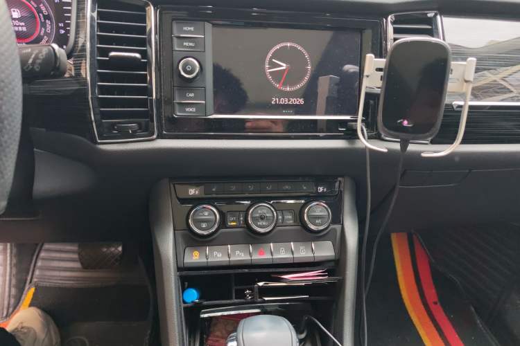 Used Skoda Kodiaq 2019 Facelifted TSI330 7-Seater Two-Wheel-Drive Luxury Enjoyment Edition China VI Standard Audio And AC Panel