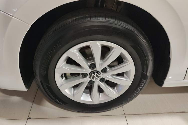 Used Volkswagen Bora 2023 200TSI DSG Comfort Edition Left Front Wheel Hub