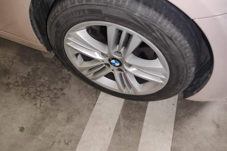 Used BMW 3 Series 2016 320Li Ambition Model
