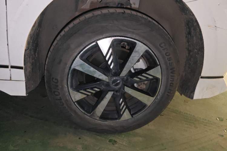 Used BYD e2 2023 Luxury Model Right Front Wheel Hub