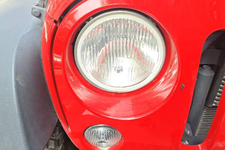 Used Jeep Wrangler 2015 3.6L Rubicon Two-Door Comfort Edition Right Front Headlight