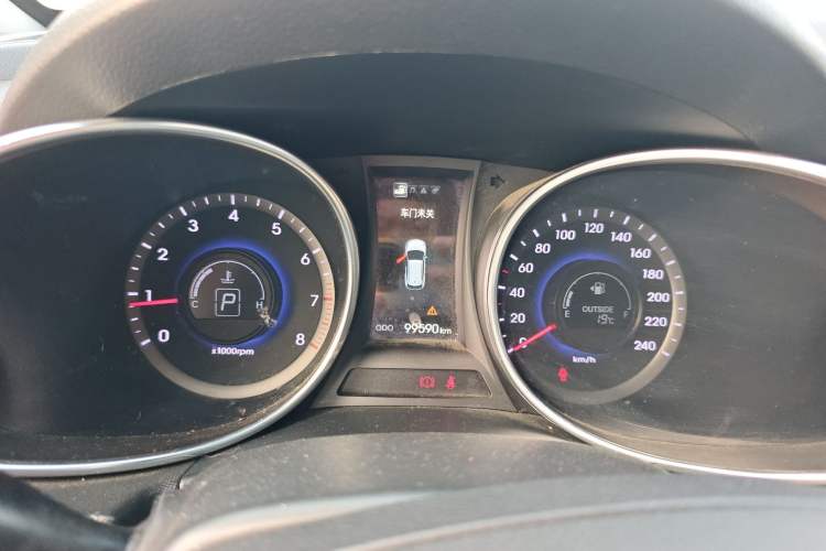 Used Hyundai Santa Fe 2015 2.0T Automatic Two-Wheel Drive Smart Version 5 Seats
