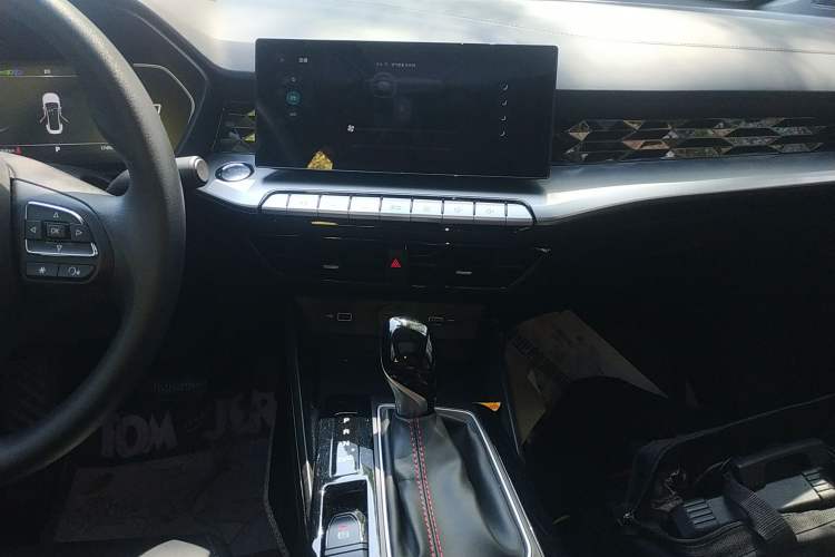 Used MG 5 2023 180 DVVT CVT Luxury Edition
