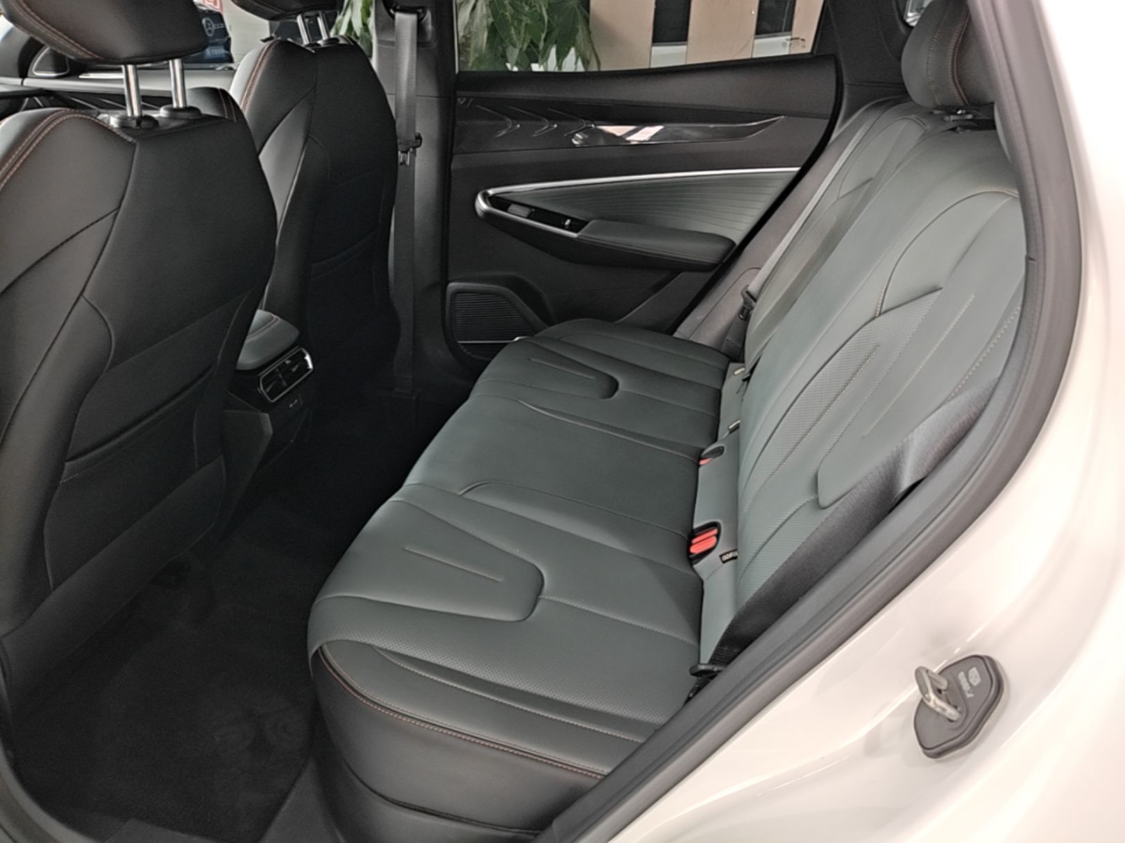 Geely Auto Emgrand X7 Sport 2024 1.5TD Smart Connect+ — снимка 20