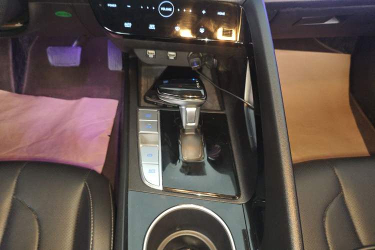 Used Hyundai Elantra 2021 1.5L CVT LUX Prestige Edition
