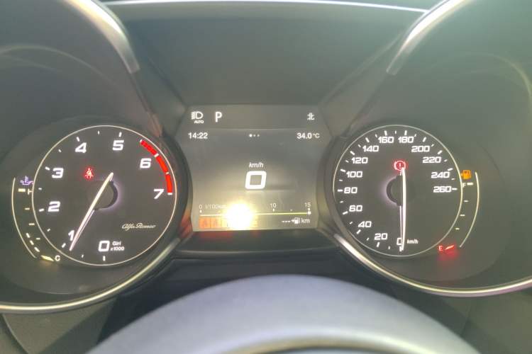 Used Alfa Romeo Giulia 2017 2.0T 280HP Luxury Edition
